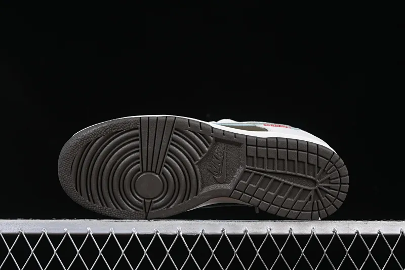 All Categories Nk SB Dunk Series Nk SB Dunk Low Low-top sneakers K version Nk SB Dunk Low "Year Of Snake" Limited to the Year of the Snake Low-top casual sneakers HV5980-231